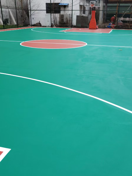 临颍 球场长期使用易出现地面开裂